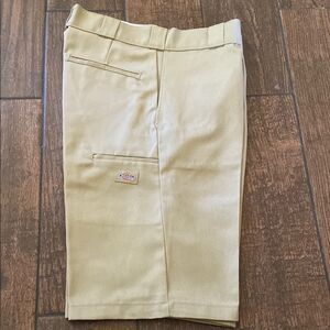 Dickies Khaki Utility Shorts Men’s Size W30 New No Tag